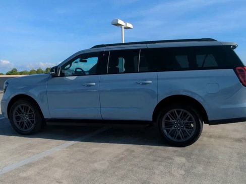 New 2026 Ford Expedition Max Platinum w/ Stealth Appearance Package AWD/4WD image 17