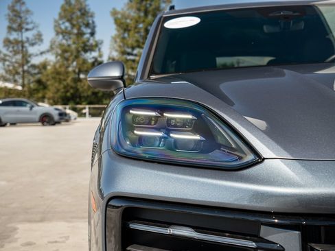 Certified 2026 Porsche Cayenne AWD/4WD image 22