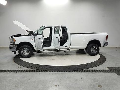 Used 2024 RAM 3500 Big Horn AWD/4WD image 12