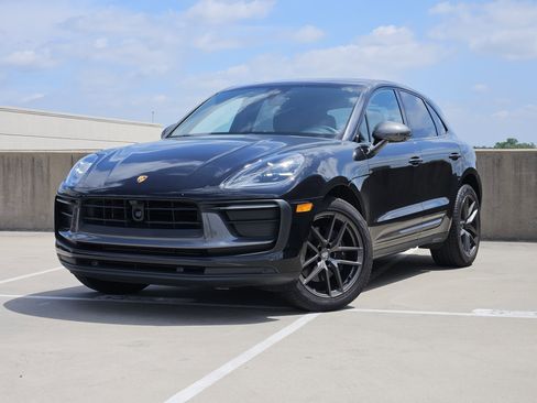 Certified 2023 Porsche Macan Turbo AWD/4WD image 1