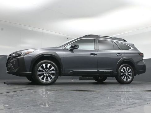 Used 2023 Subaru Outback Limited image 36