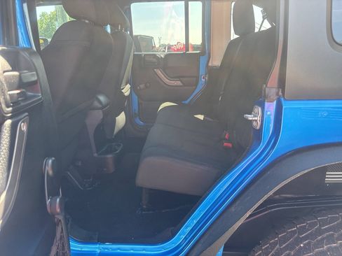 Used 2016 Jeep Wrangler Unlimited Sport w/ Connectivity Group AWD/4WD image 12