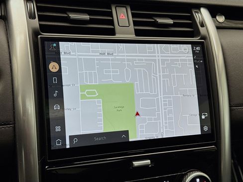 Used 2024 Land Rover Discovery S image 10