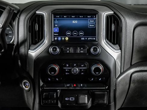 Used 2022 Chevrolet Silverado 2500 LT w/ Convenience Package image 23