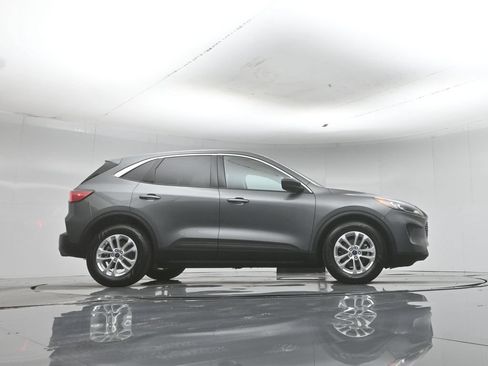 Used 2022 Ford Escape SE FWD image 44