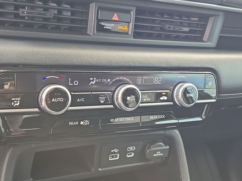 Used 2025 Honda Pilot Touring image 26