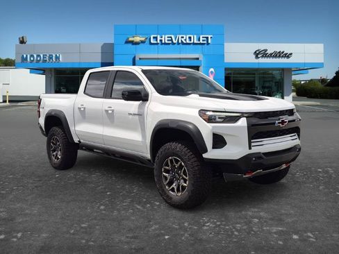 New 2026 Chevrolet Colorado ZR2 w/ Technology Package AWD/4WD image 7