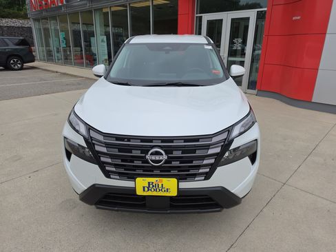 New 2026 Nissan Rogue SV w/ Cold Weather Package AWD/4WD image 10