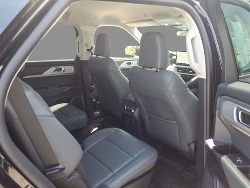 New 2026 Ford Explorer Active w/ Active Comfort Package AWD/4WD image 11
