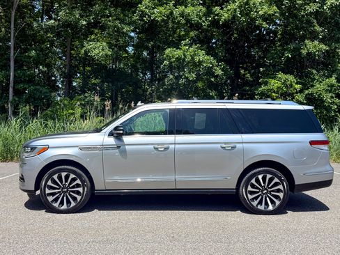 Used 2024 Lincoln Navigator L Reserve AWD/4WD image 5