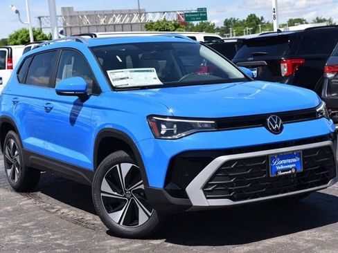 New 2026 Volkswagen Taos SE AWD/4WD image 2