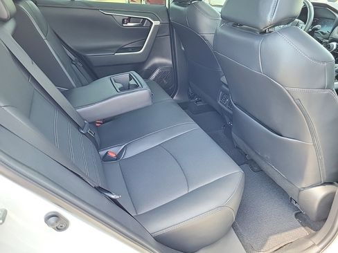 Used 2022 Toyota RAV4 Limited image 11