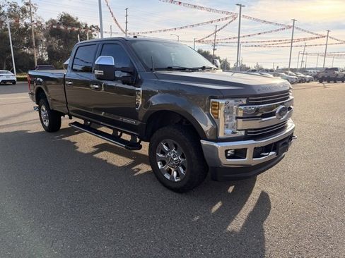 Used 2018 Ford F350 Lariat w/ Chrome Package image 1