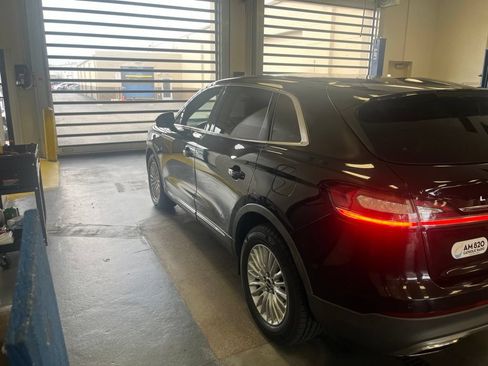 Used 2019 Lincoln Nautilus Premier AWD/4WD image 6
