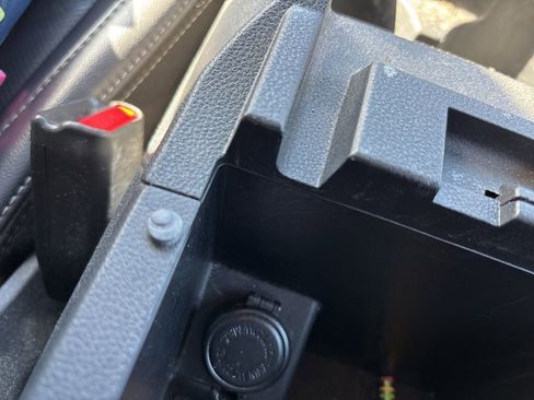 Used 2022 Subaru Outback Limited w/ Popular Package #2 image 21