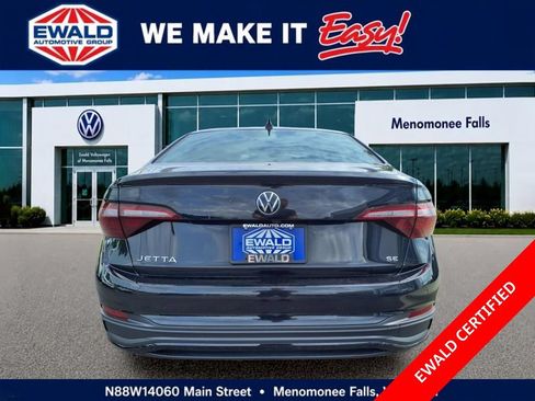 Used 2024 Volkswagen Jetta SE FWD image 6