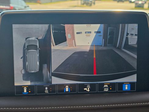 Used 2021 Chevrolet Suburban High Country image 35