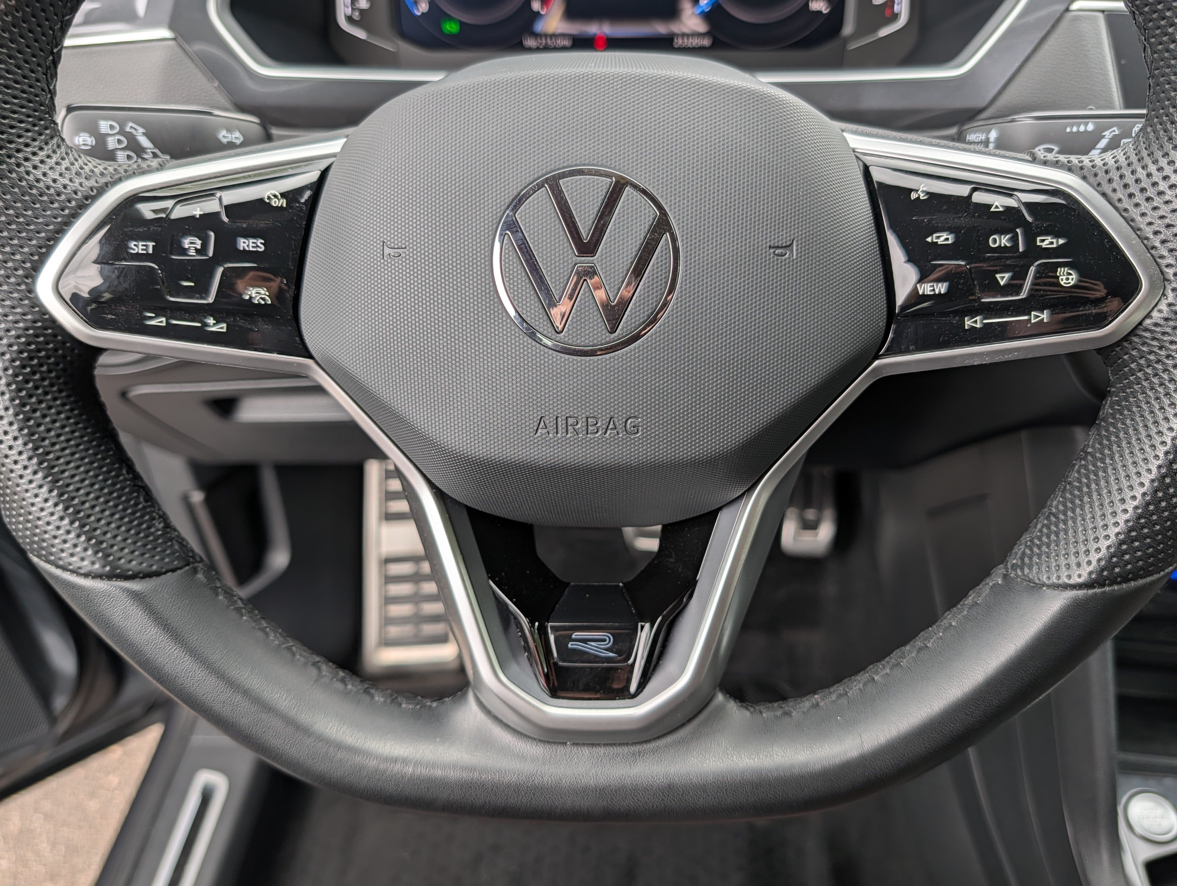 Certified 2024 Volkswagen Tiguan SEL R-Line w/ MDO Package, Two-Row AWD/4WD image 25