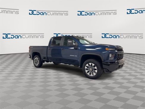 Used 2022 Chevrolet Silverado 2500 Custom w/ Custom Value Package image 2