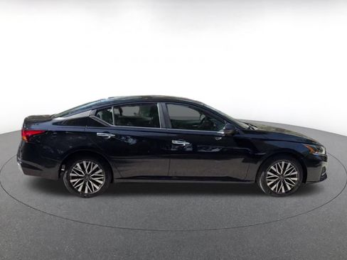 Used 2025 Nissan Altima 2.5 SV FWD image 16