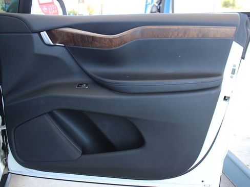 Used 2019 Tesla Model X Long Range image 41