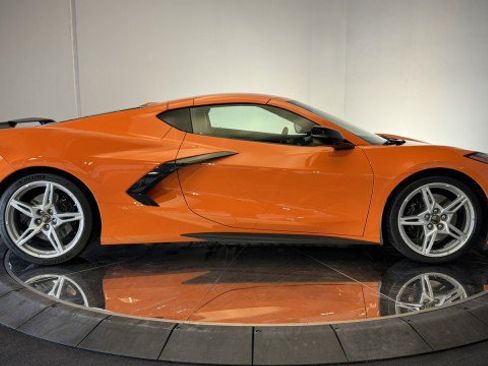 Used 2024 Chevrolet Corvette Stingray Premium Cpe w/ Z51 Performance Package RWD image 25