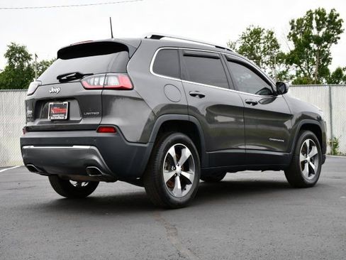 Used 2019 Jeep Cherokee Limited AWD/4WD image 7