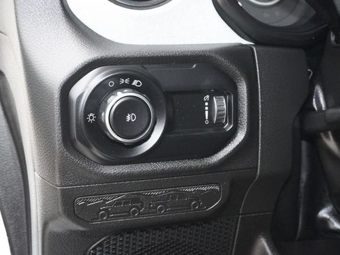 Used 2025 Jeep Wrangler Unlimited Sport AWD/4WD image 25