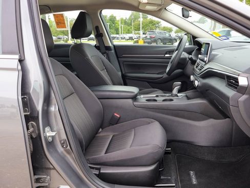 Used 2025 Nissan Altima 2.5 SV FWD image 8