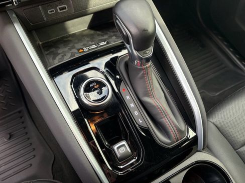 Used 2023 Chevrolet Colorado Z71 w/ Z71 Convenience Package 2 image 26