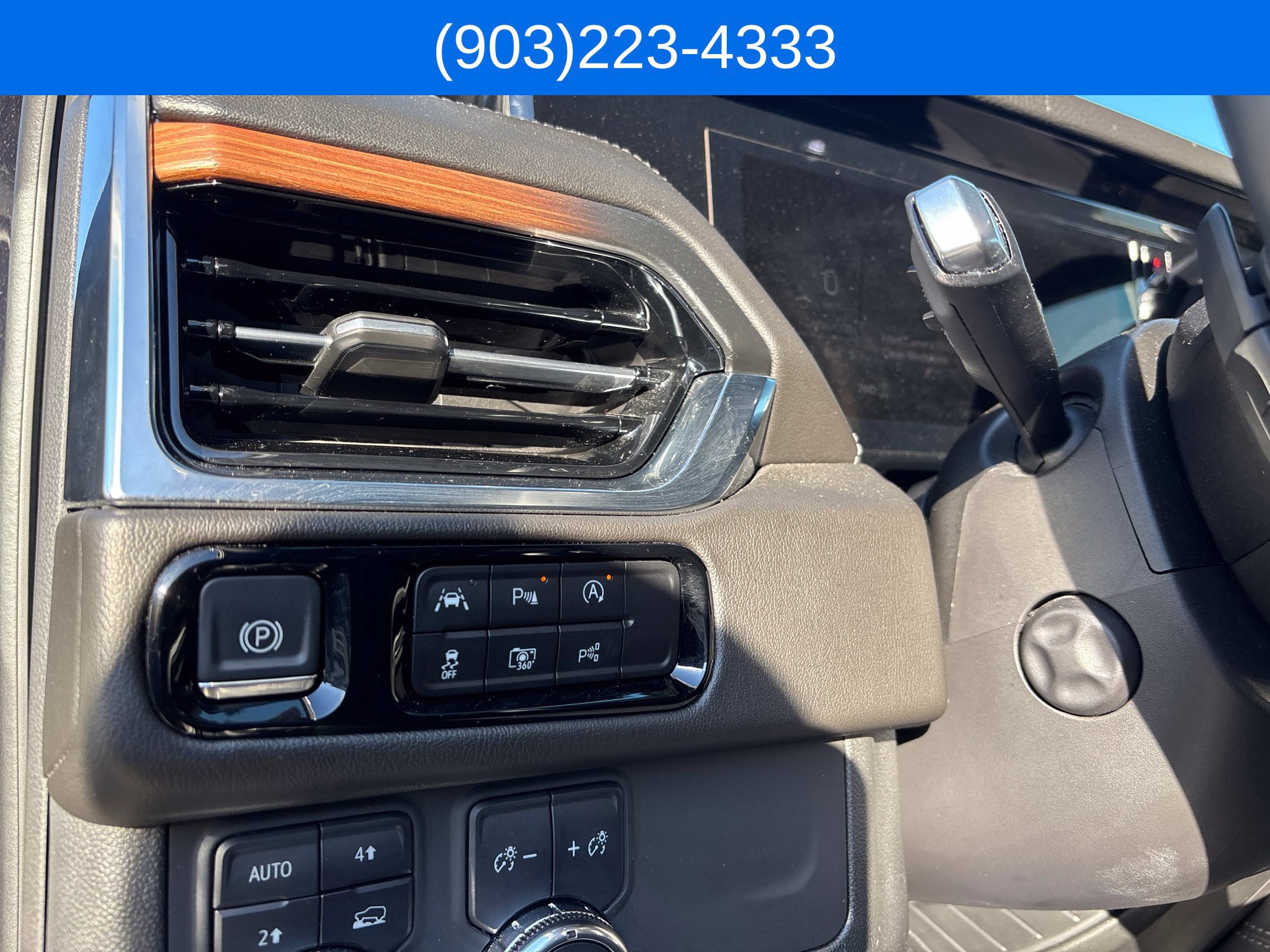 Used 2025 GMC Yukon Denali AWD/4WD image 28