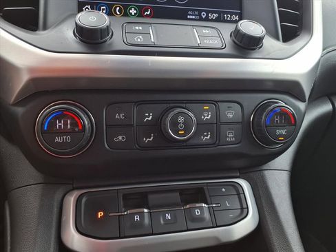 Certified 2022 GMC Acadia SLE w/ Driver Convenience Package image 8