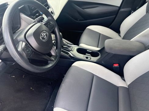 Used 2025 Toyota Corolla LE w/ Convenience Package FWD image 3