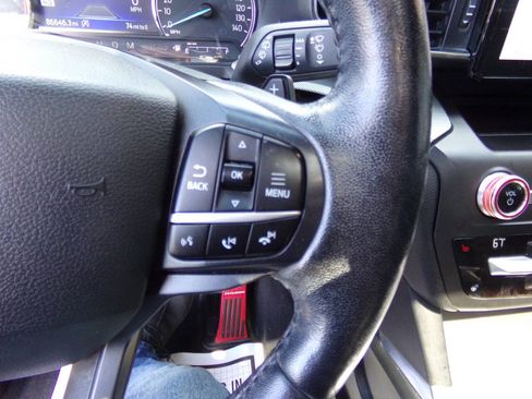 Used 2020 Ford Explorer XLT w/ Equipment Group 202A AWD/4WD image 25