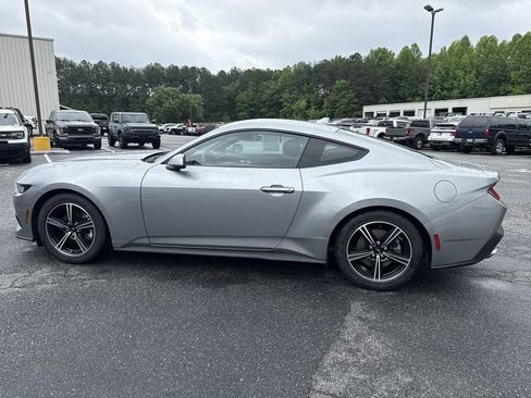 Used 2024 Ford Mustang Coupe RWD image 4