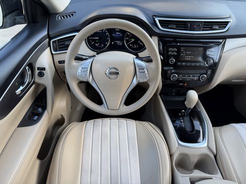 Used 2015 Nissan Rogue SV FWD image 7