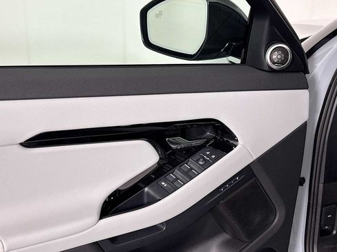 New 2026 Land Rover Range Rover Evoque S AWD/4WD image 18