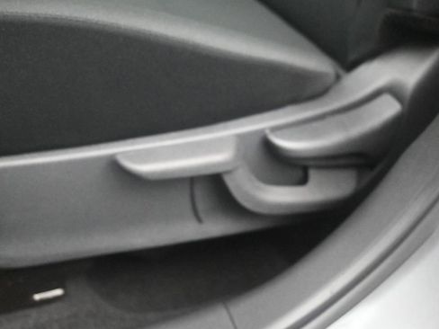 New 2025 Nissan Kicks Play S image 12