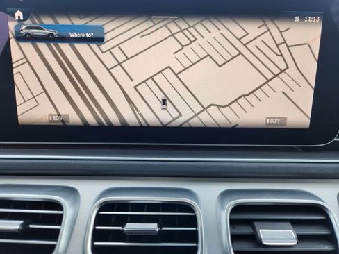 Used 2025 Mercedes-Benz GLS 450 4MATIC image 16