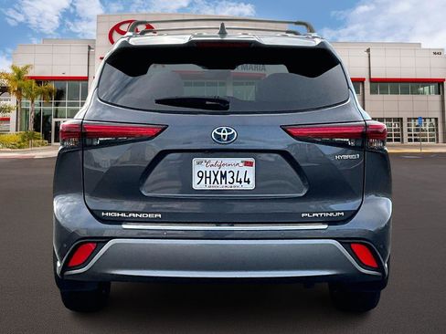 Used 2023 Toyota Highlander Platinum image 4