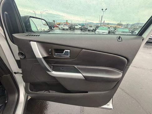 Used 2013 Ford Edge SE image 14