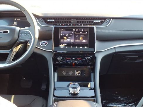 New 2025 Jeep Grand Cherokee Laredo X image 7