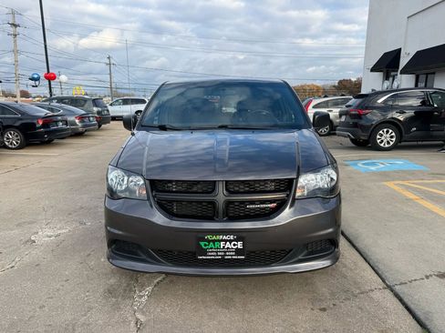 Used 2015 Dodge Grand Caravan SE w/ Quick Order Package 29E SE image 2