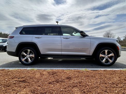 Used 2021 Jeep Grand Cherokee L Limited w/ Trailer Tow Group (B) image 16