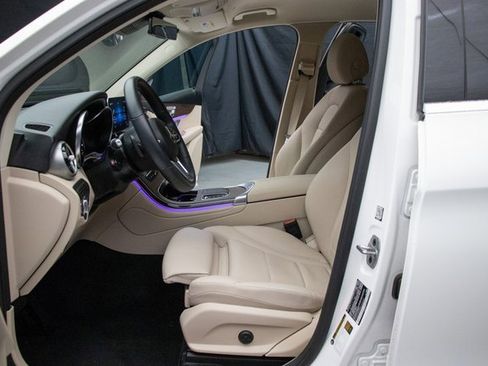 Used 2022 Mercedes-Benz GLC 300 4MATIC image 28