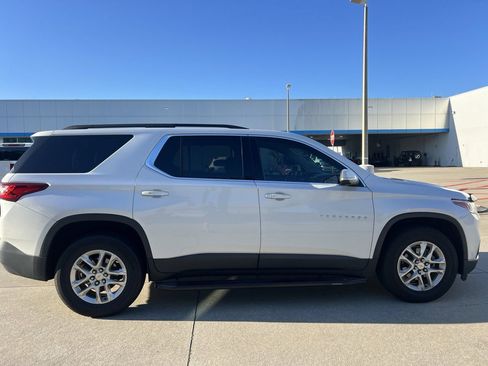 Used 2021 Chevrolet Traverse LT FWD image 5