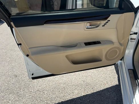 Used 2015 Lexus ES 350 w/ Premium Package FWD image 12