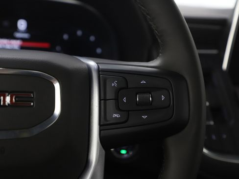 Used 2023 GMC Yukon SLT w/ SLT Premium Package image 30