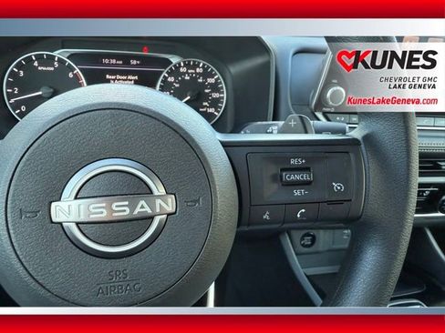 Used 2024 Nissan Rogue S image 39