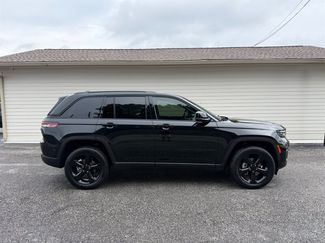 Used 2023 Jeep Grand Cherokee Altitude AWD/4WD video 1